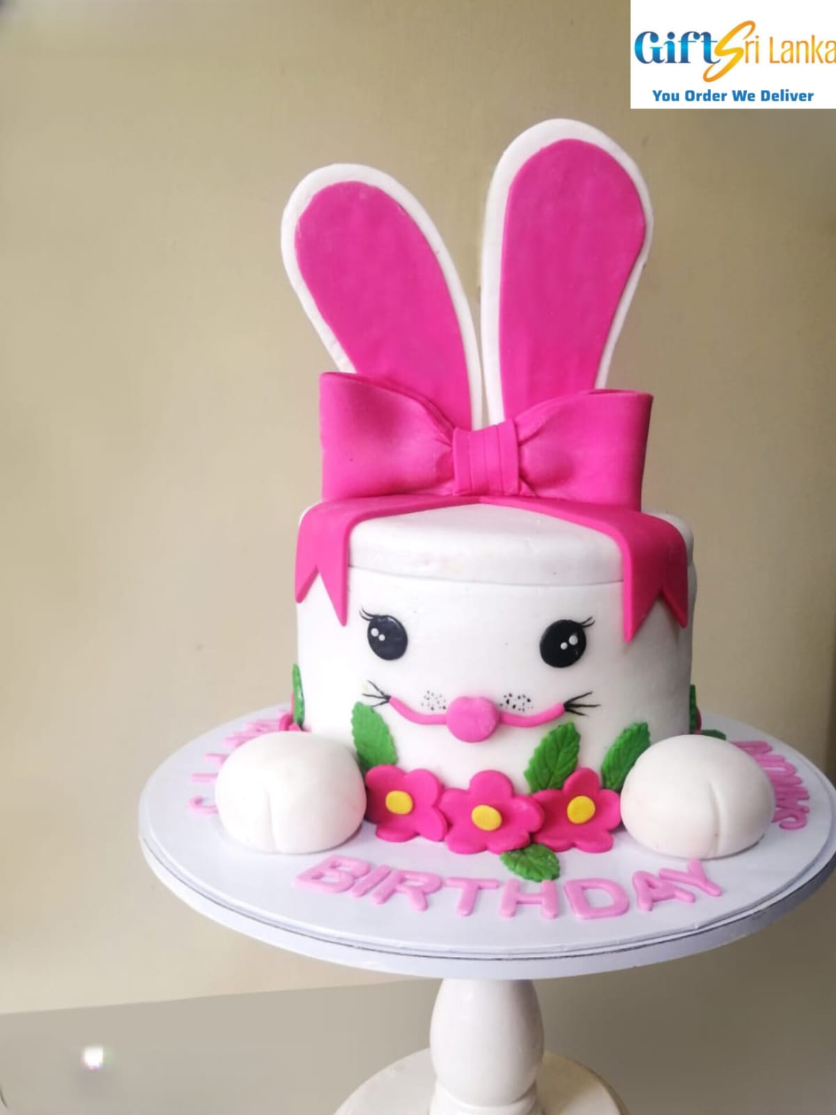1kg fondant icing covered cake (Rabbit)